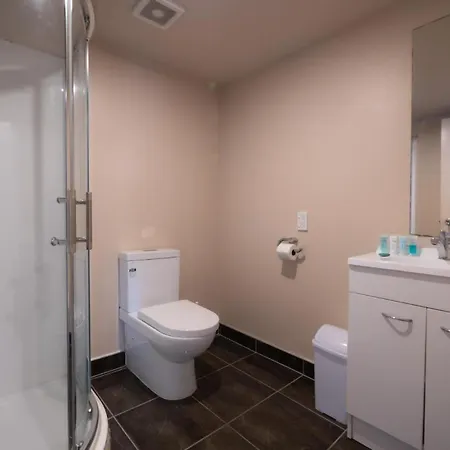 3 Bed Room Downstairs House With Private Entrance